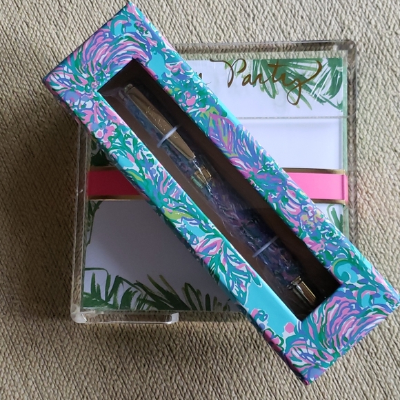 New Lilly Pulitzer Pen & Acrylic Note Pad Bundle - Picture 8 of 8